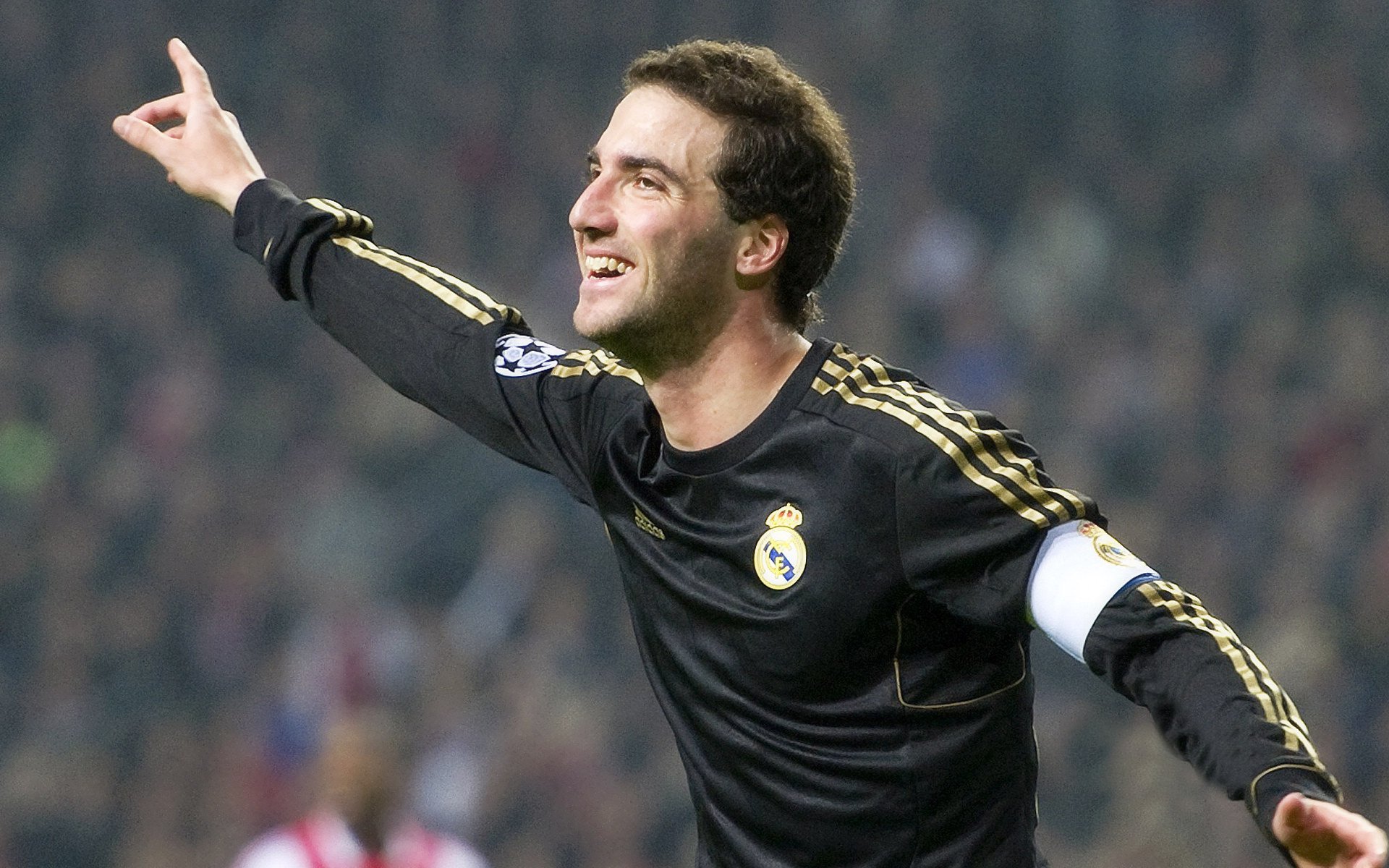 爱游戏全站app注册-意甲战绩辉煌：进攻场面让人目不暇接，意甲经典比赛